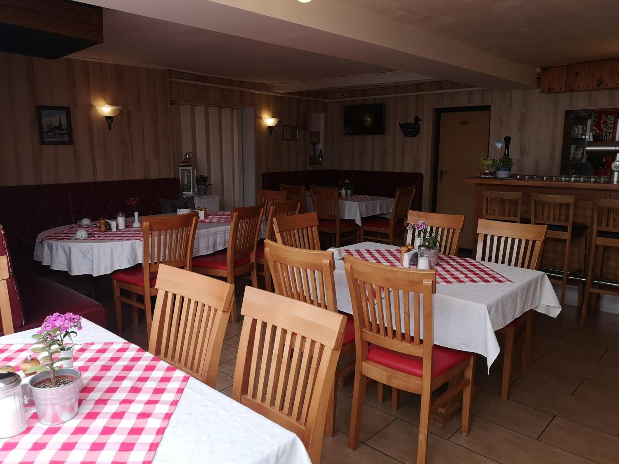 Uschi'S Gasthof Neuendorf  Luaran gambar